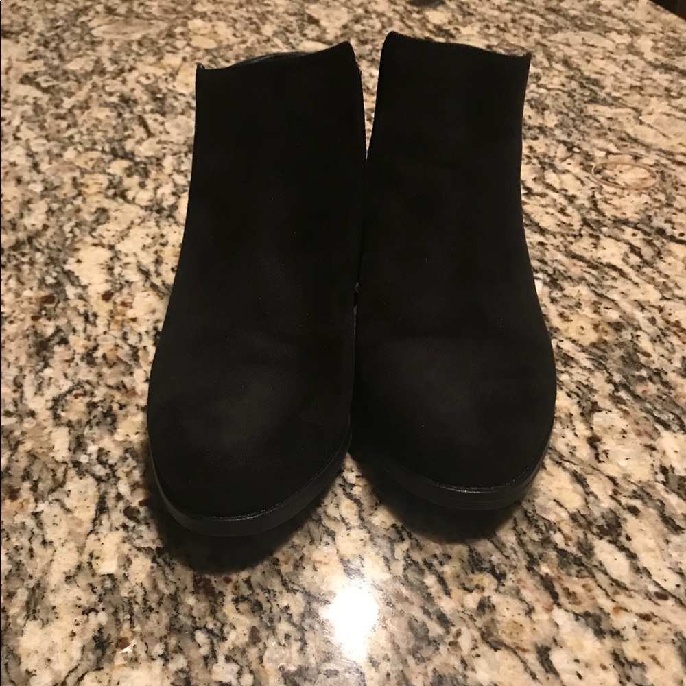 Womens Dominque Nicole booties